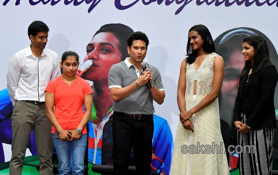 PV Sindhu Sakshi Malik Dipa Karmakar receive BMW cars Sachin Tendulkar lauds tr o16