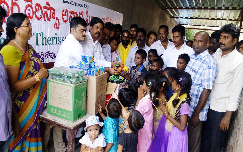 Homage to YSR - Sakshi8