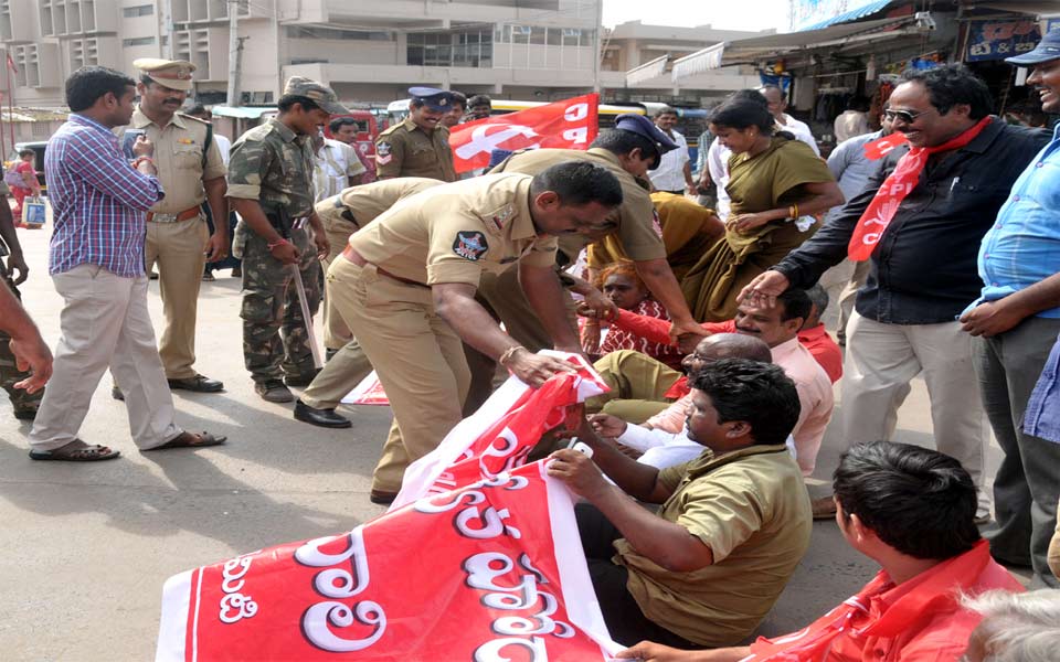 Bandh Huge sucess - Sakshi13