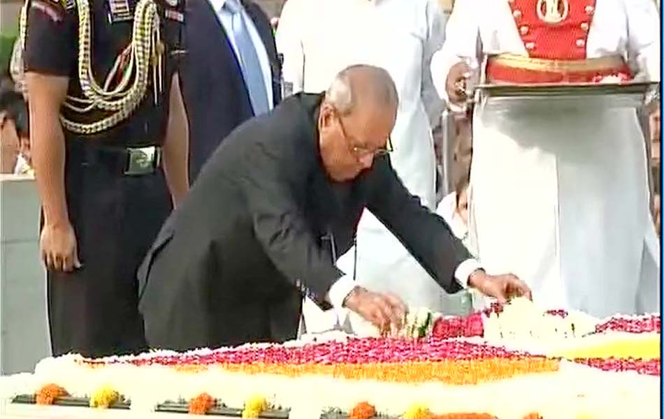 Leaders pays tribute mahatma gandhi14