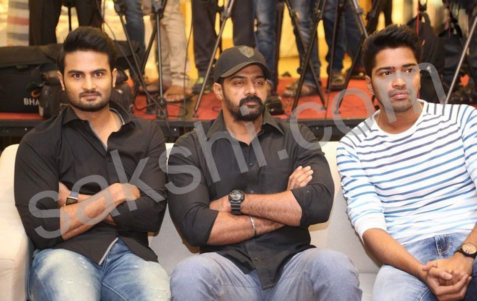 Naresh Intlo Deyyam Nakem Bhayam trailer release10