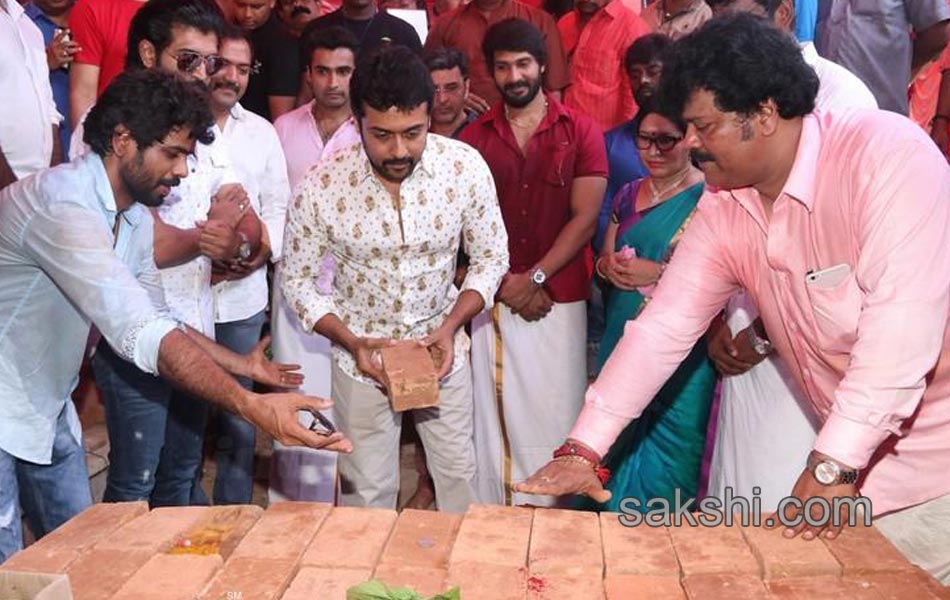Rajinikantha and Kamal Haasan lay foundation stone for Nadigar sangam building - Sakshi2