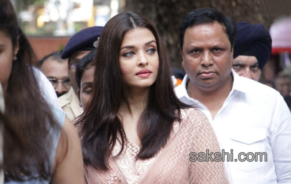 Aishwarya Rai Inaugurates The Paradise Garden12