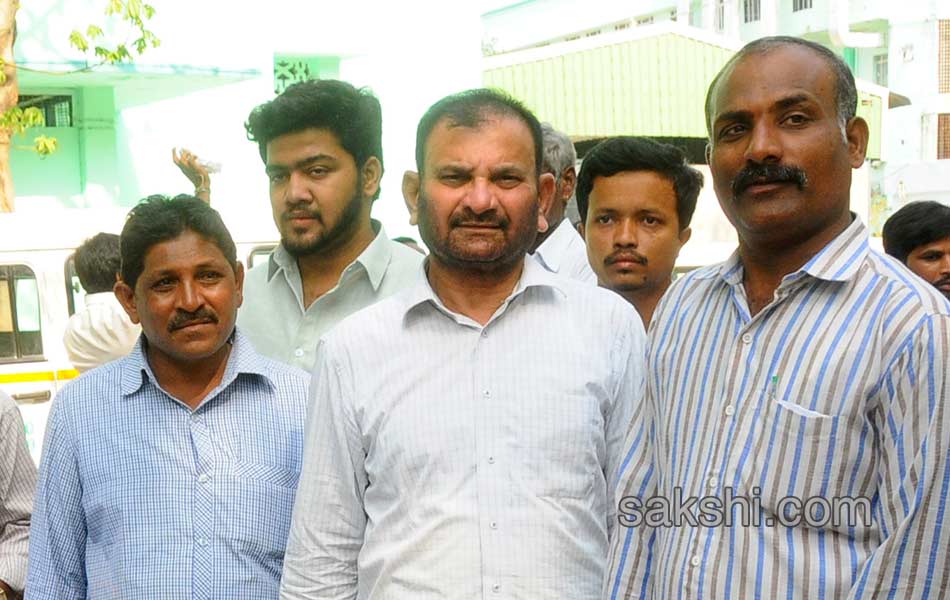 ysrcp leader cherukulapti narayana reddy murdered - Sakshi9