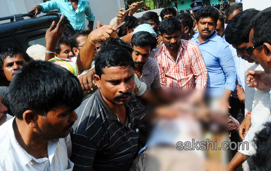ysrcp leader cherukulapti narayana reddy murdered - Sakshi29