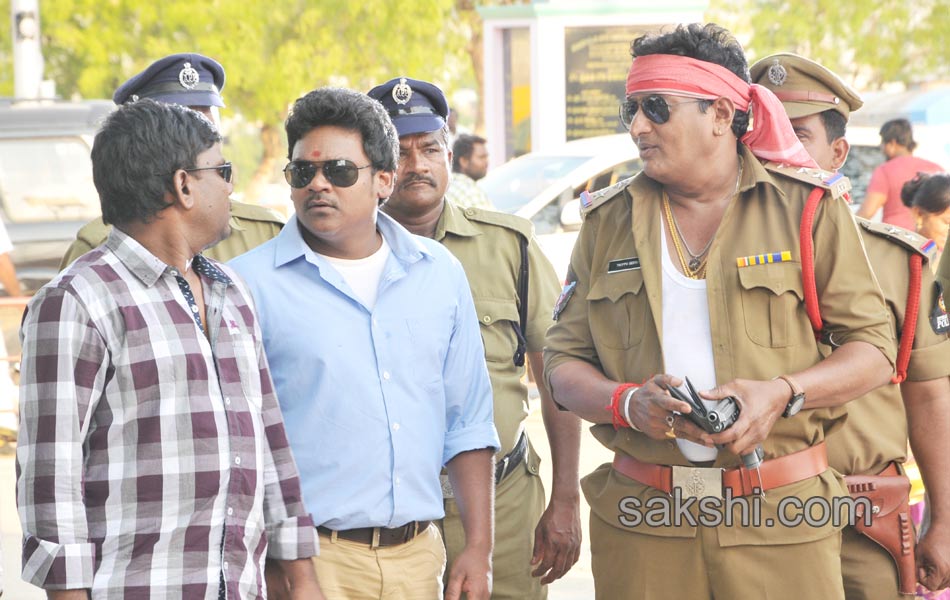 Maya Mall movie stills - Sakshi2