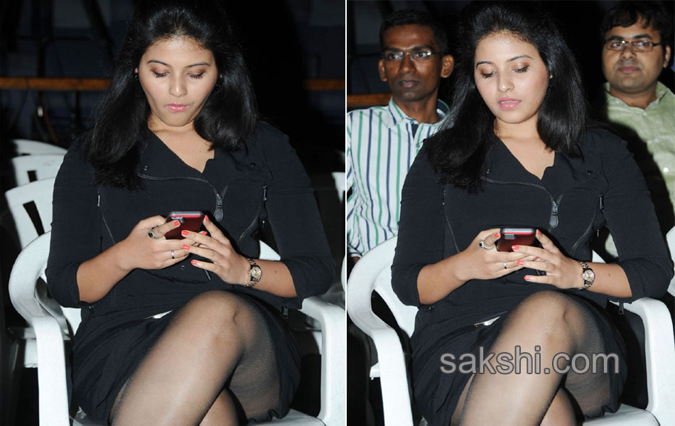 Anjali hot stills at Praanam Kosam audio fuction11