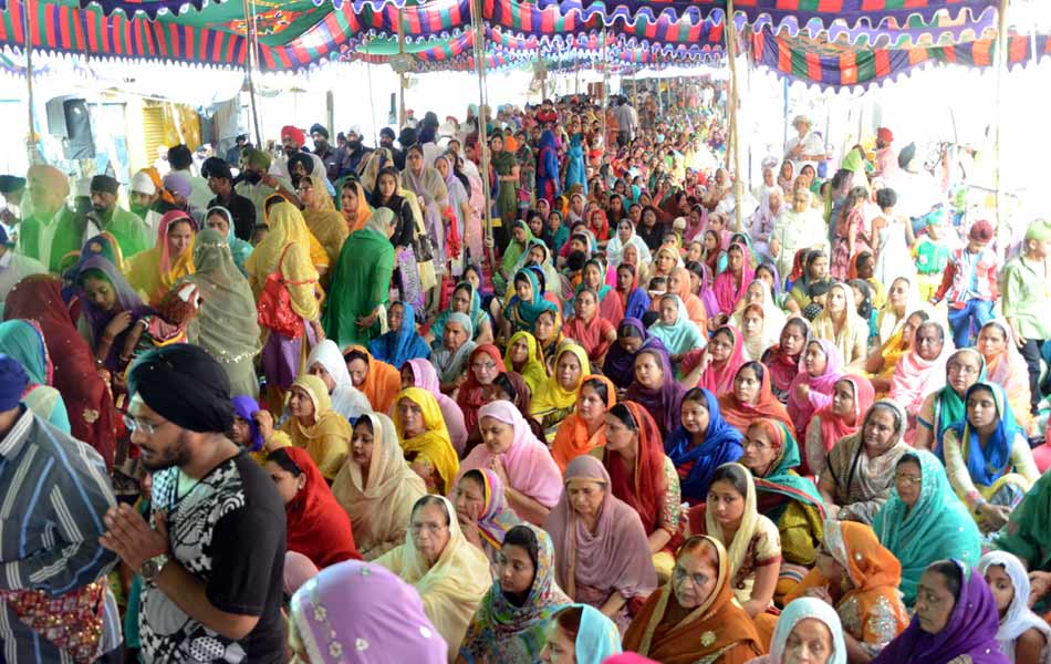 sikhs celebrated guru govindh singh celebrations1