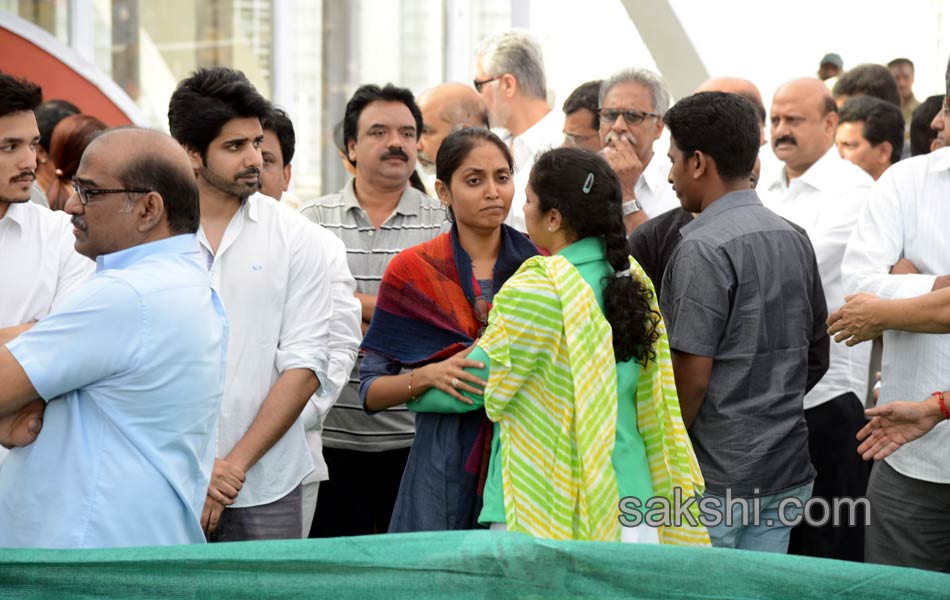 celebreties broke into tears with akkineni nageswara rao death - Sakshi40