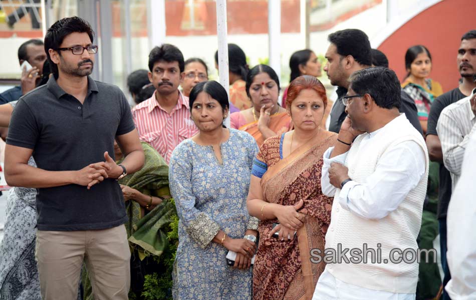 celebreties broke into tears with akkineni nageswara rao death - Sakshi46