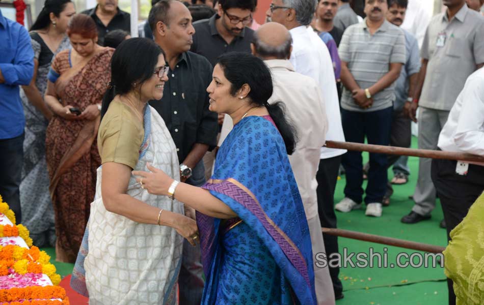 celebreties broke into tears with akkineni nageswara rao death - Sakshi51