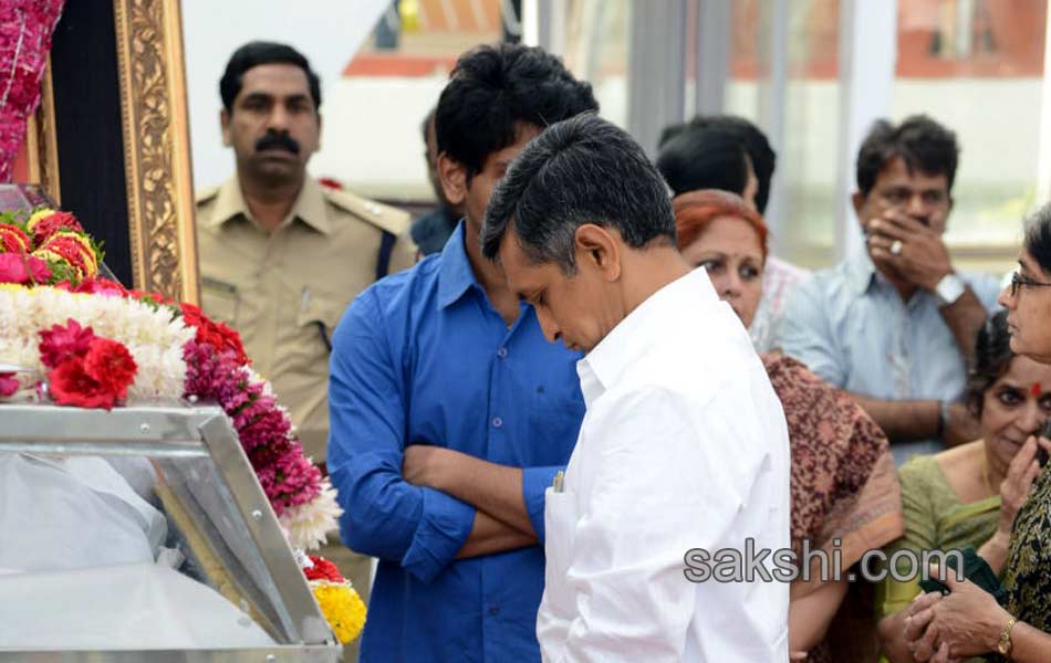celebreties broke into tears with akkineni nageswara rao death - Sakshi52