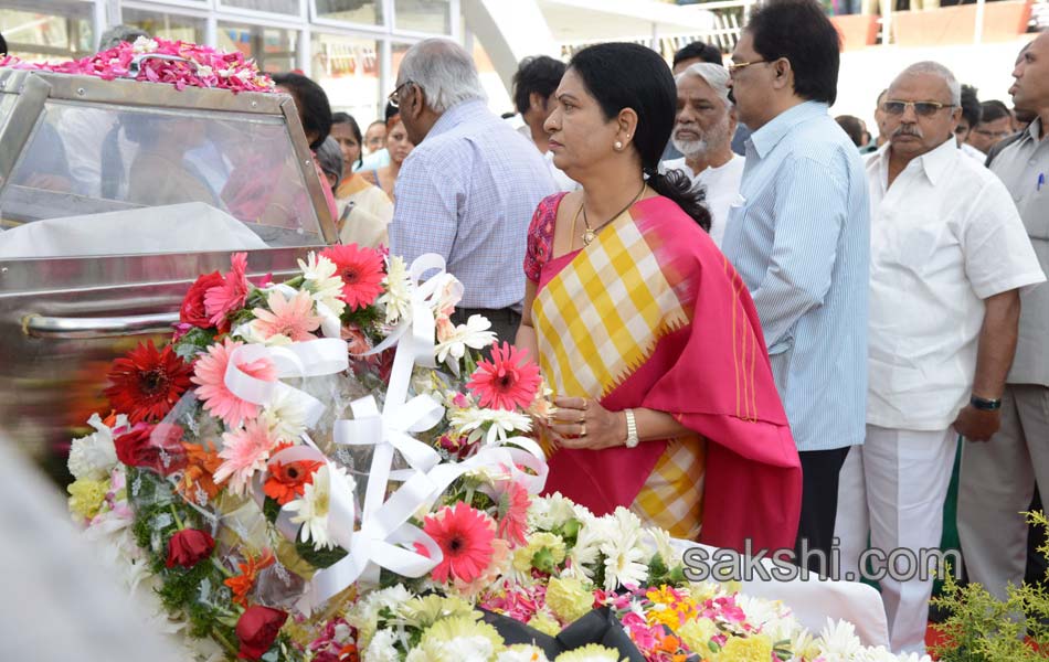 celebreties broke into tears with akkineni nageswara rao death - Sakshi63