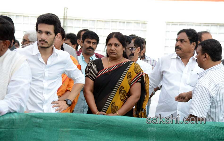 celebreties broke into tears with akkineni nageswara rao death - Sakshi88
