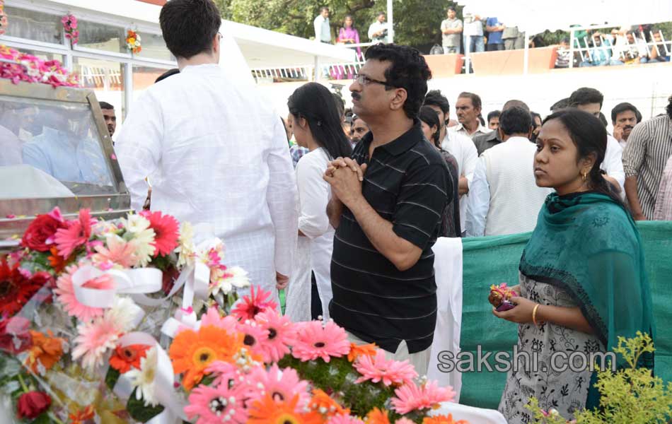 celebreties broke into tears with akkineni nageswara rao death - Sakshi91