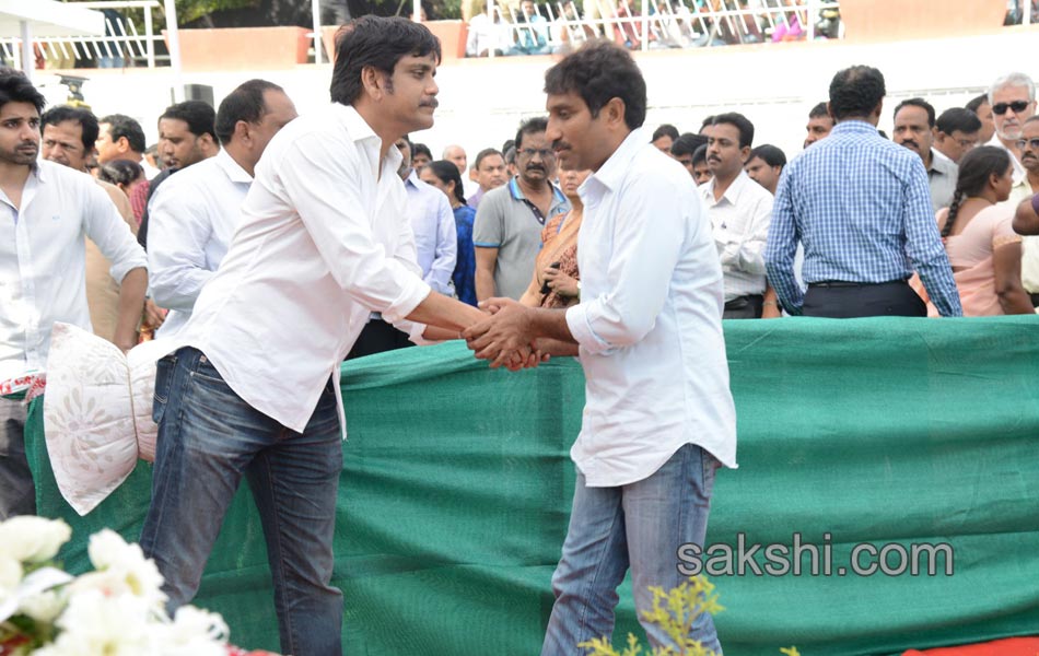 celebreties broke into tears with akkineni nageswara rao death - Sakshi121