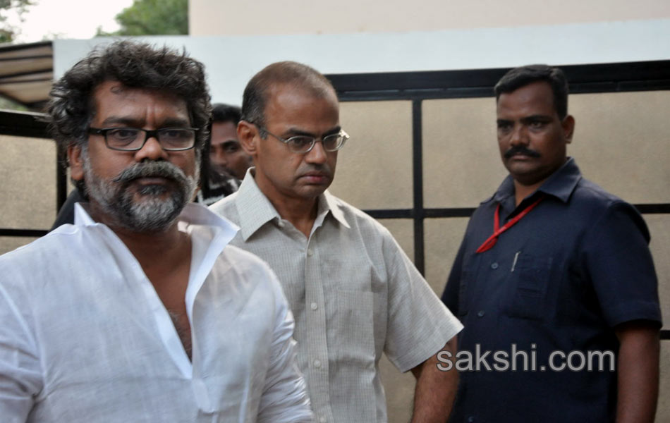 celebreties broke into tears with akkineni nageswara rao death - Sakshi125