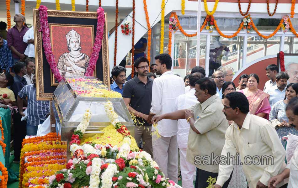 celebreties broke into tears with akkineni nageswara rao death - Sakshi127