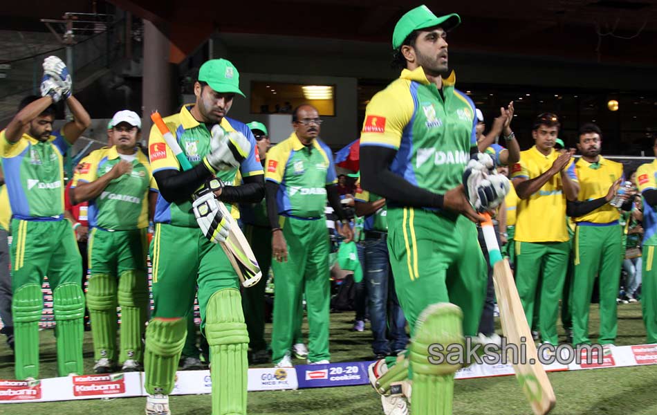 CCL 4 Terrific Victory For Kerala Strikers Beats Telugu Warriors By 4 Wickets14