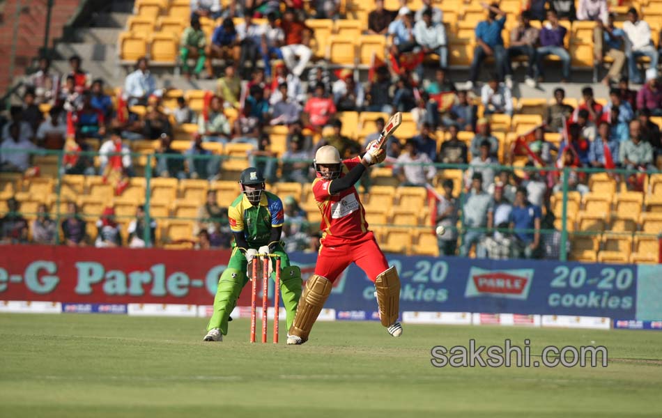 CCL 4 Terrific Victory For Kerala Strikers Beats Telugu Warriors By 4 Wickets54
