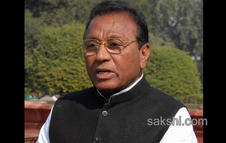 Lok Sabha Speaker Meira Kumar suspended 18 MPs from Andhra Pradesh2