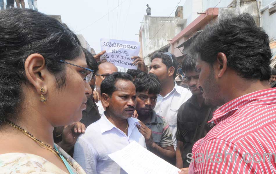 Jagan road show in Tekkali - Sakshi14