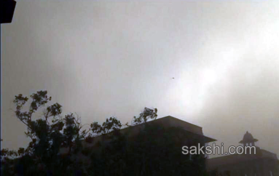 Sand storm in Delhi - Sakshi1