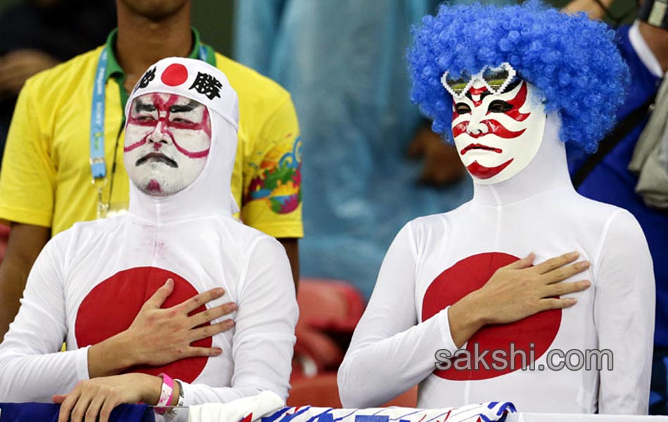 Fans of FIFA 2014 - Sakshi2