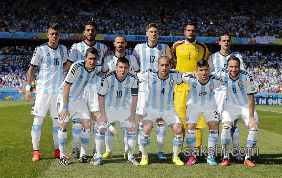 messi gives victory to argentina over iraq - Sakshi12