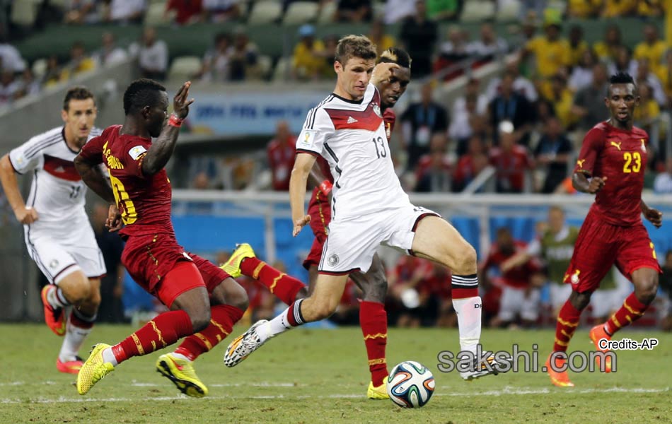 Klose record tying equalizer salvages Germany draw against Ghana - Sakshi2