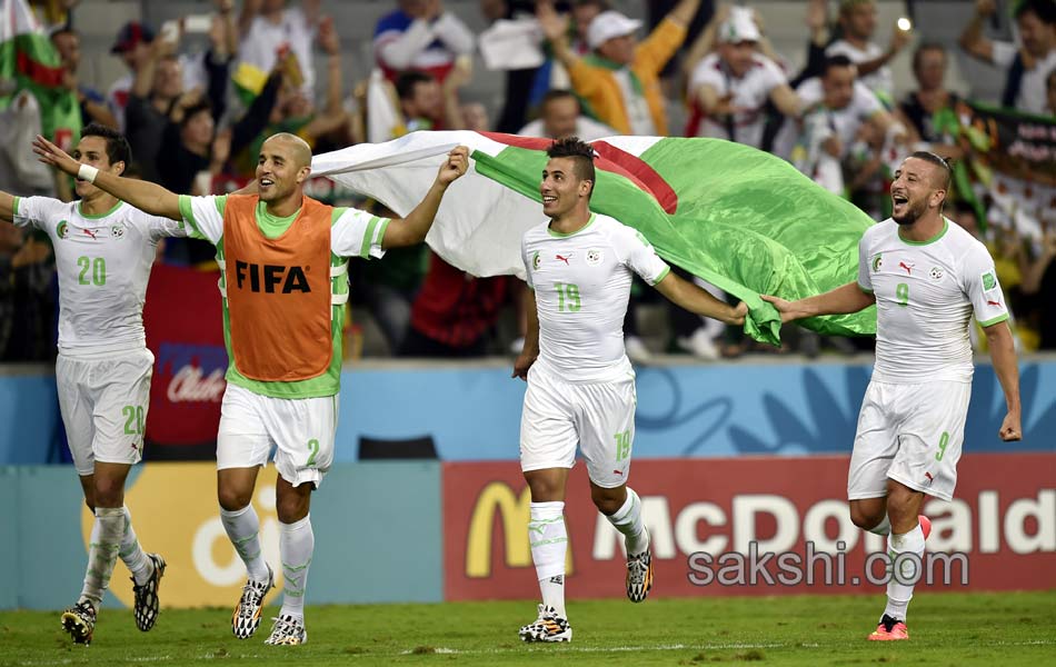 Algeria Advances After Draw With Russia - Sakshi16