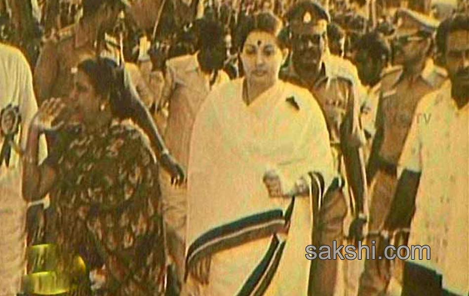 jayalalitha found guilty in da case5