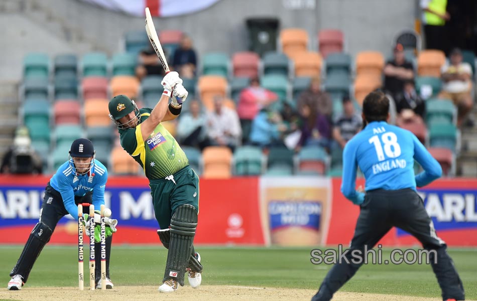 Australia won fourth one day 18