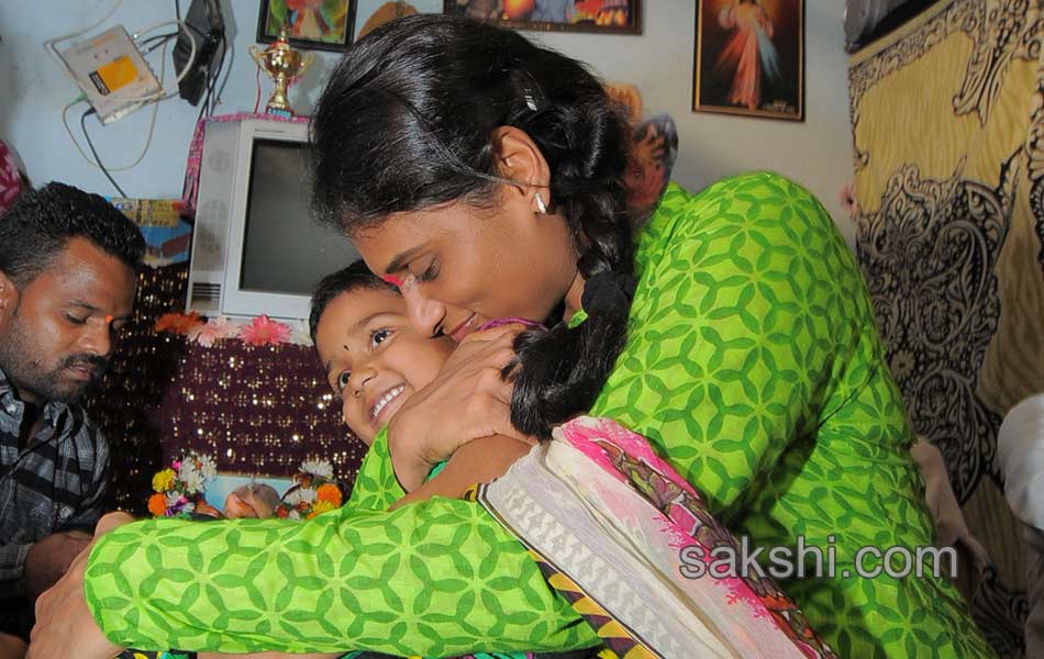 Ys sharmila paramarsa yatra Third day12