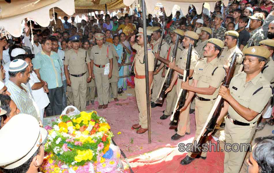 siddayya funeral completed - Sakshi9