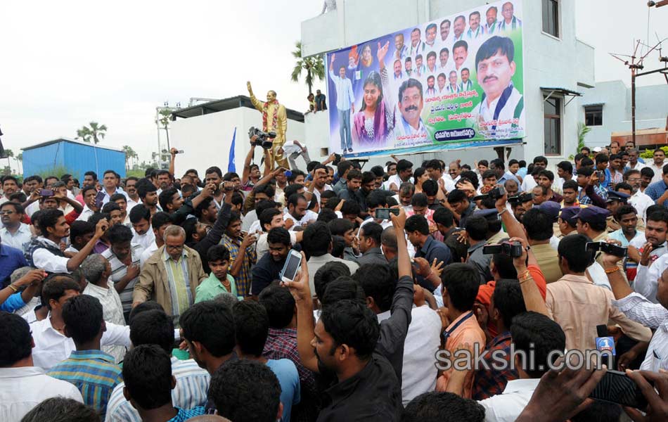 ys sharmila paramarsha yatra in Nalgonda17