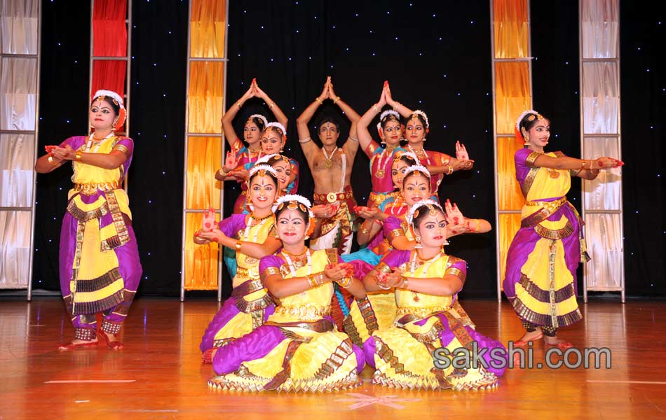 grand wave celebrations in dubai19