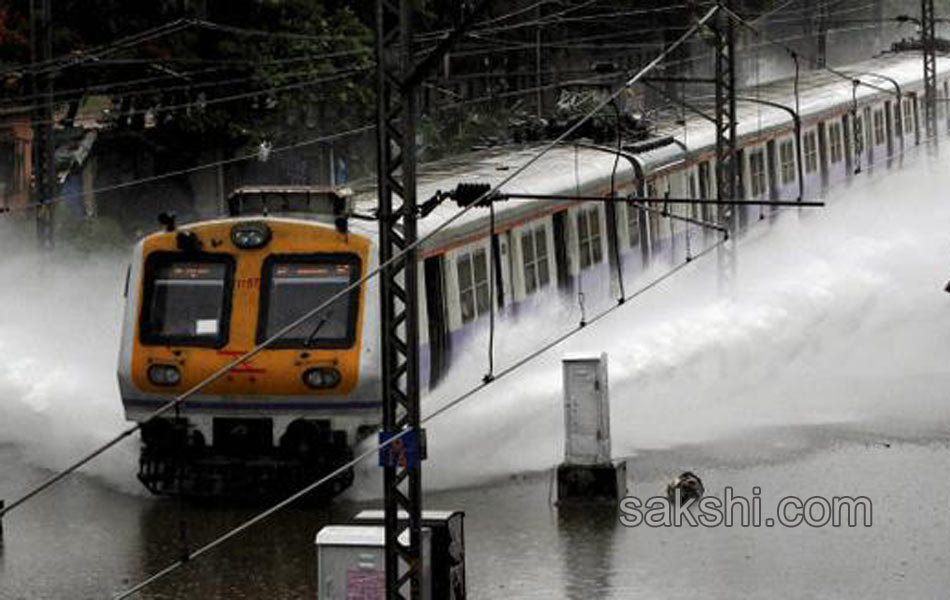 heavy rain in mumbai - Sakshi13