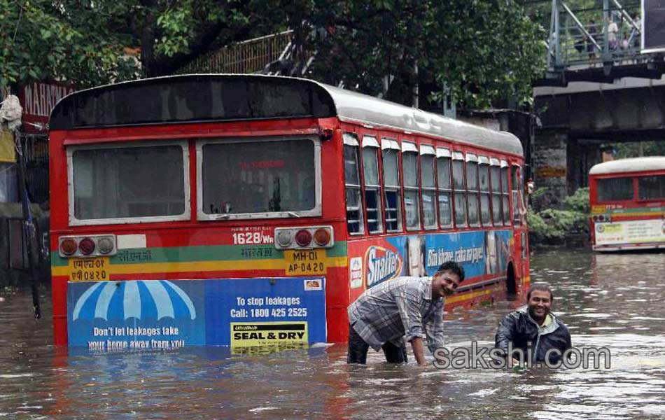 heavy rain in mumbai - Sakshi15