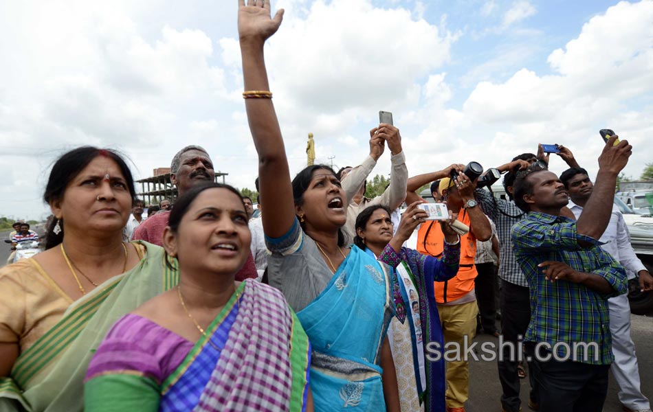 Y S Sharmila Paramarsha Yatra Day 312