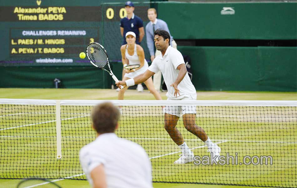Hingis and Paes win wimbledon mixed doubles title5