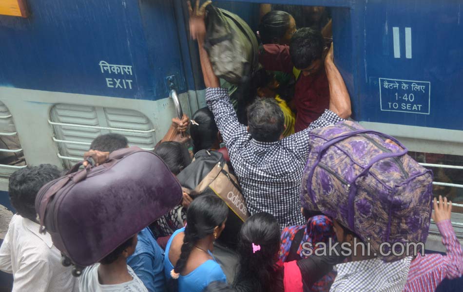 Rush People continues to Pushkarni5