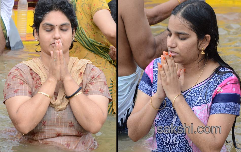 Godavari pushkaralu 2015 in AP Day2 - Sakshi14