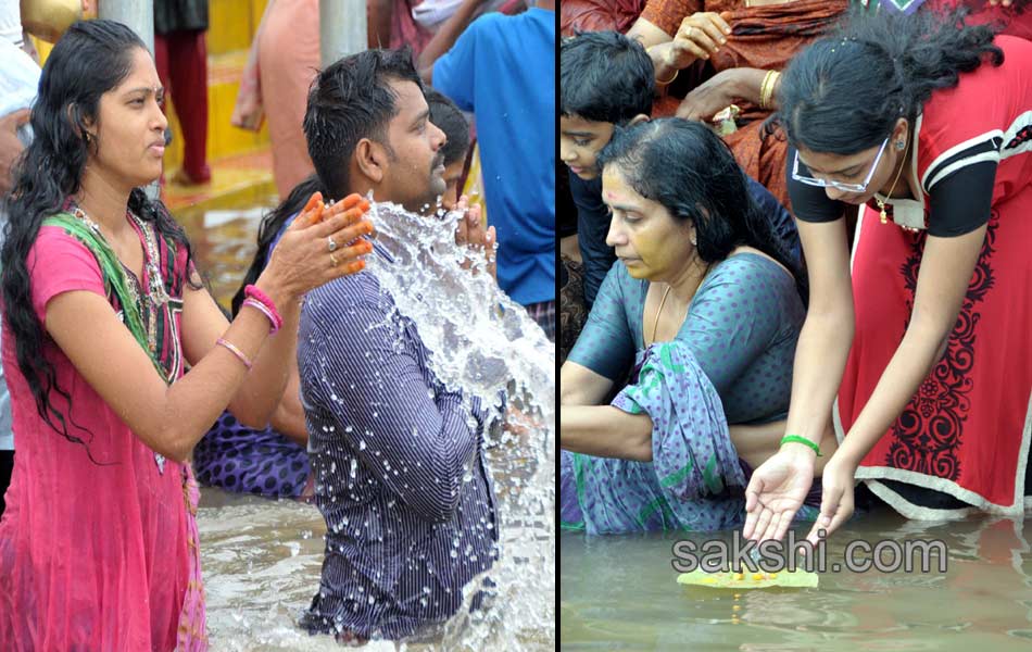 Godavari pushkaralu 2015 in AP Day2 - Sakshi17