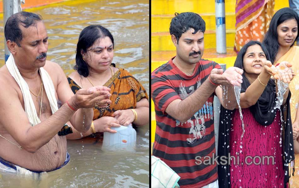 Godavari pushkaralu 2015 in AP Day2 - Sakshi19