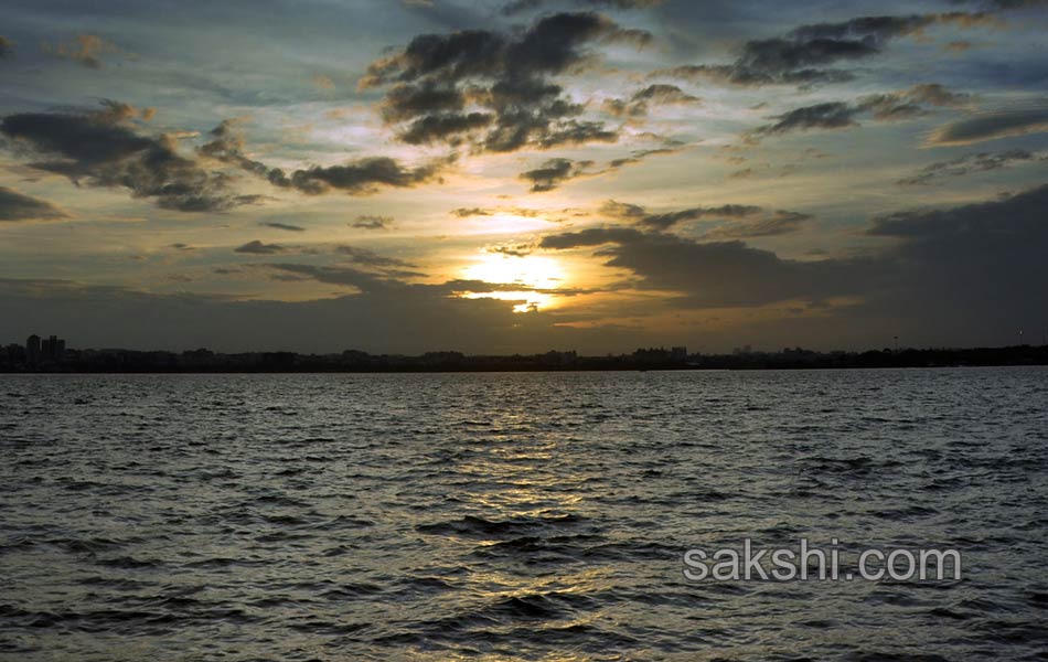 sunset beauty at tank bund7