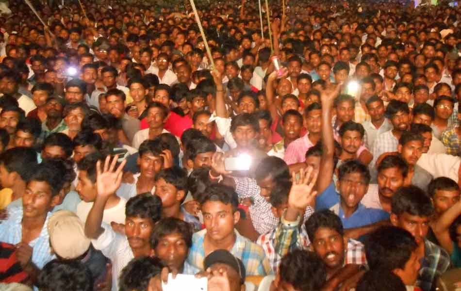 Thousands Witness Chennakesava Rathotsavam15