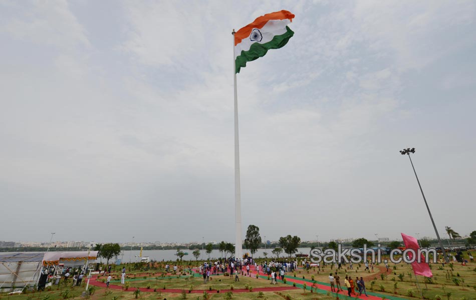 72 feet national flag hoisted by KCR - Sakshi20