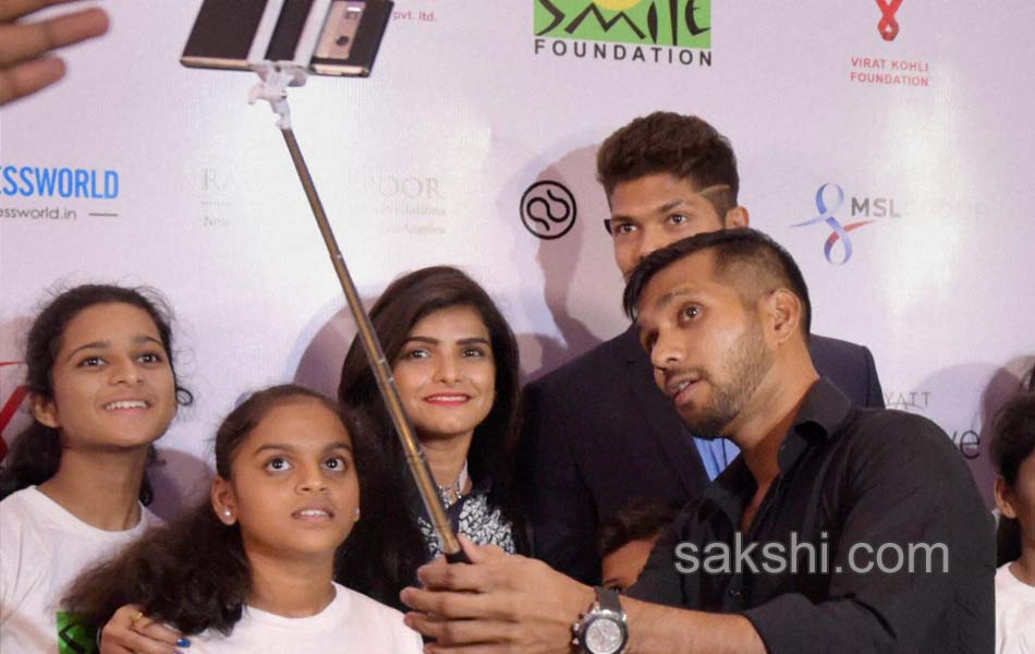 Virat Kohli and Yuvraj Singh dance the night away at charity gala dinner3