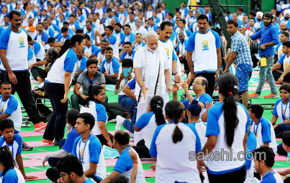 International Yoga Day 2016 - Sakshi10